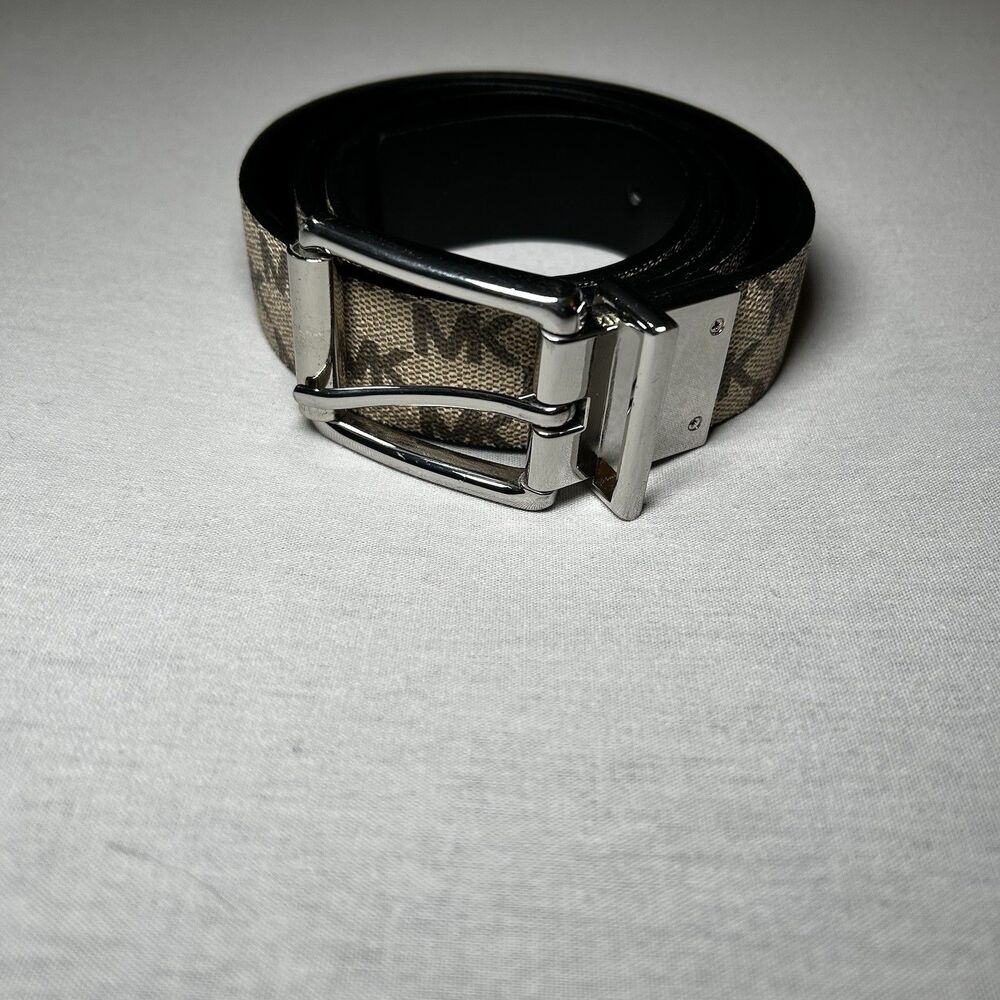 Michael Kors reversible signature logo and leather belt Size M (est), Preppy